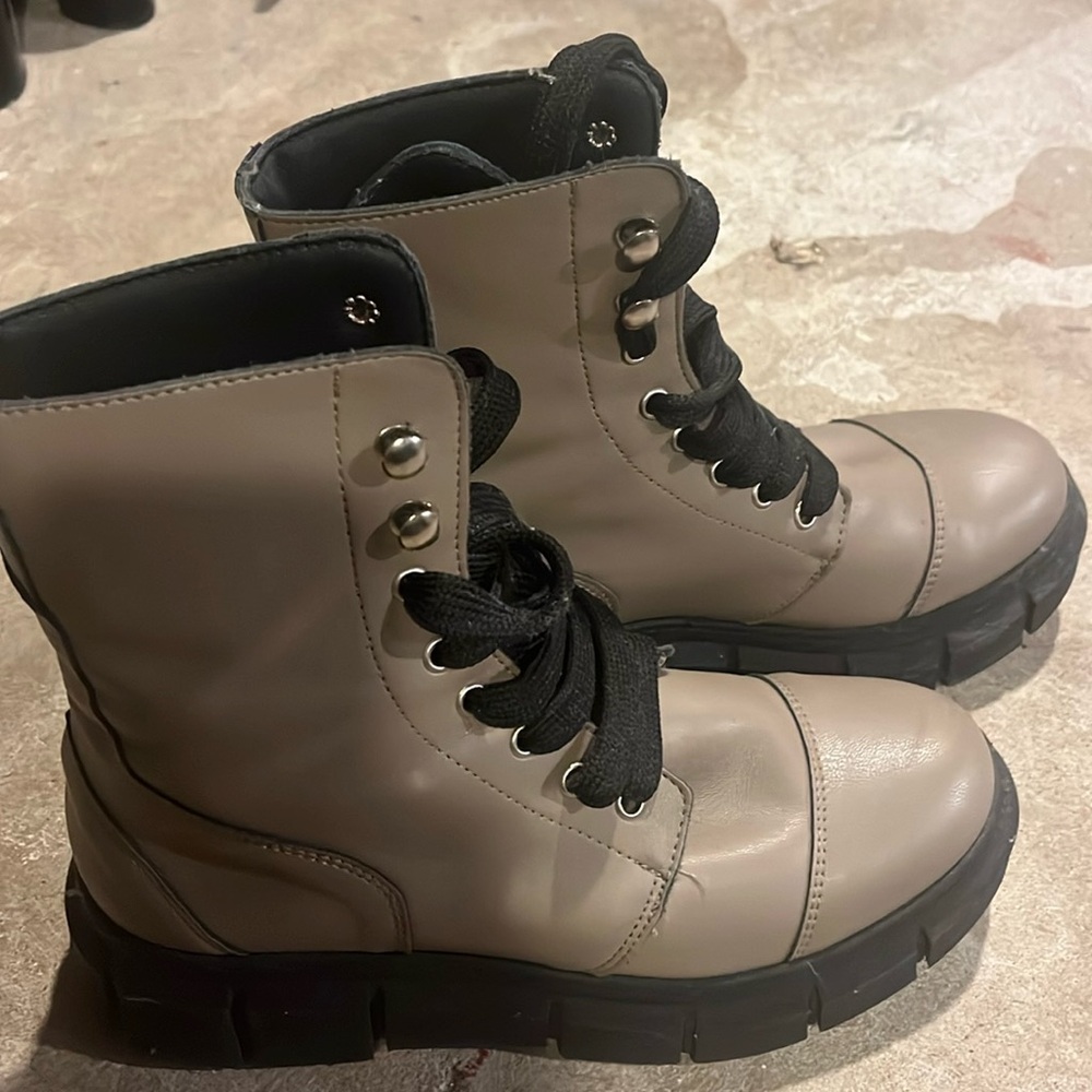Alohas Boots